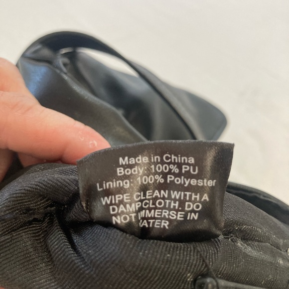 BURBERRY MAKEUP BRUSH BELT BAG - Picture 6 of 6